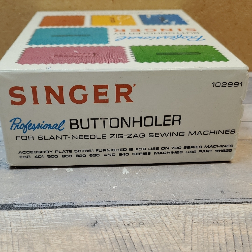 Singer Professional Buttonholer - Picture 3 of 5